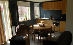 Appartement Met Zonnige Tuin